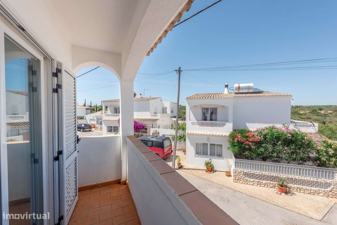 Villa de 4 quartos com personalidade e piscina em Almádena-25