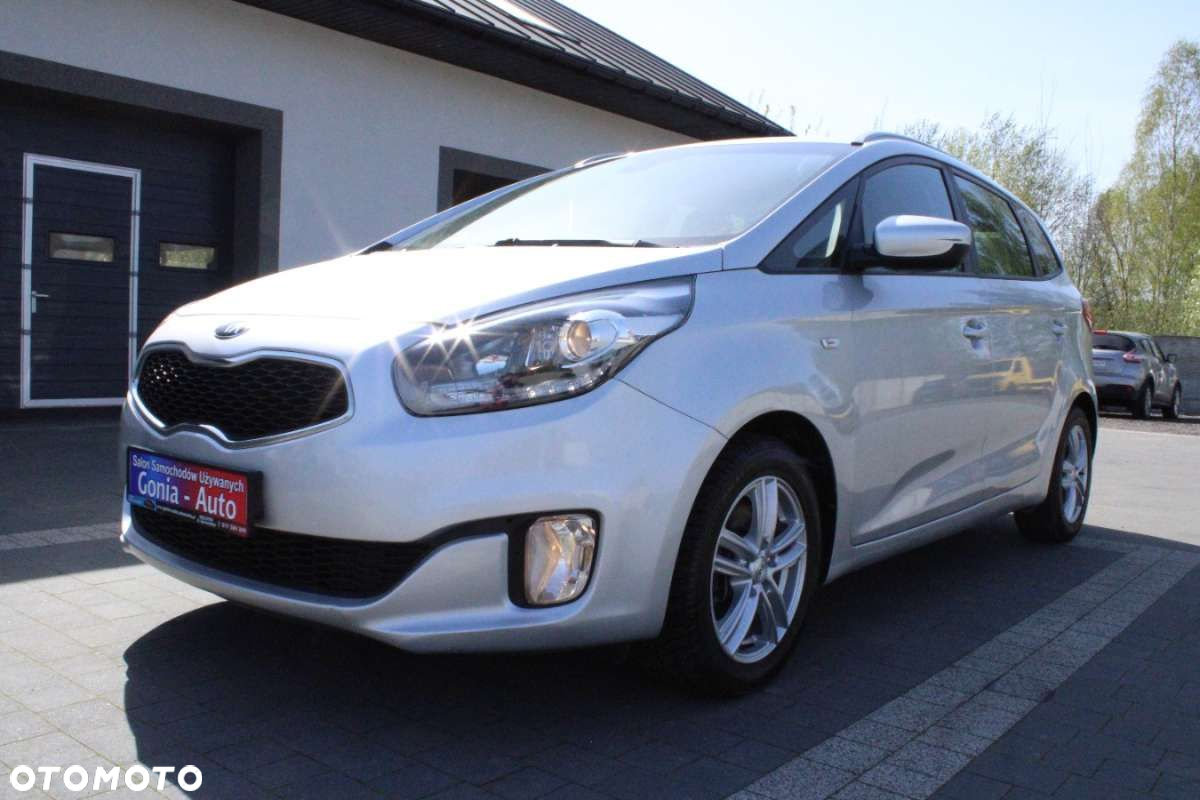 Kia Carens - 34