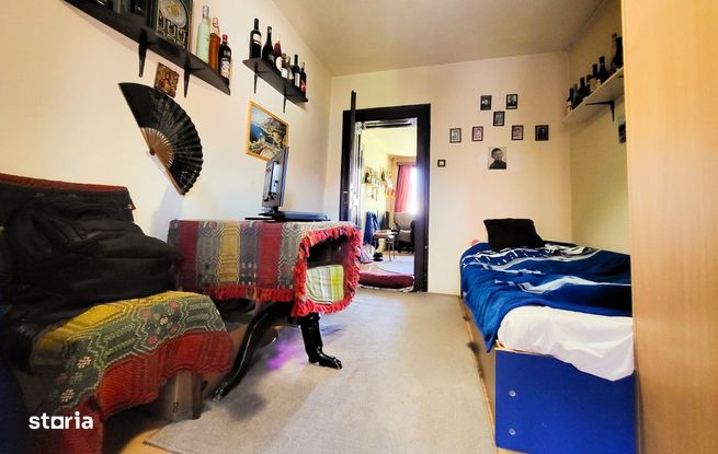 Casa 8 Camere, 3 Apartamente, Singur in curte-3