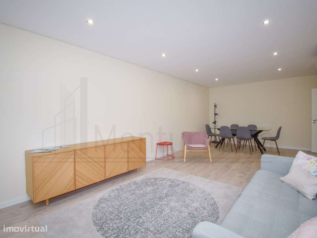 FABULOSO T2 MOBILADO NA PAREDE - CASCAIS - Grande imagem: 5/31