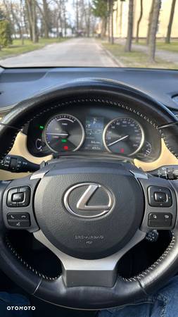 Lexus NX - 9