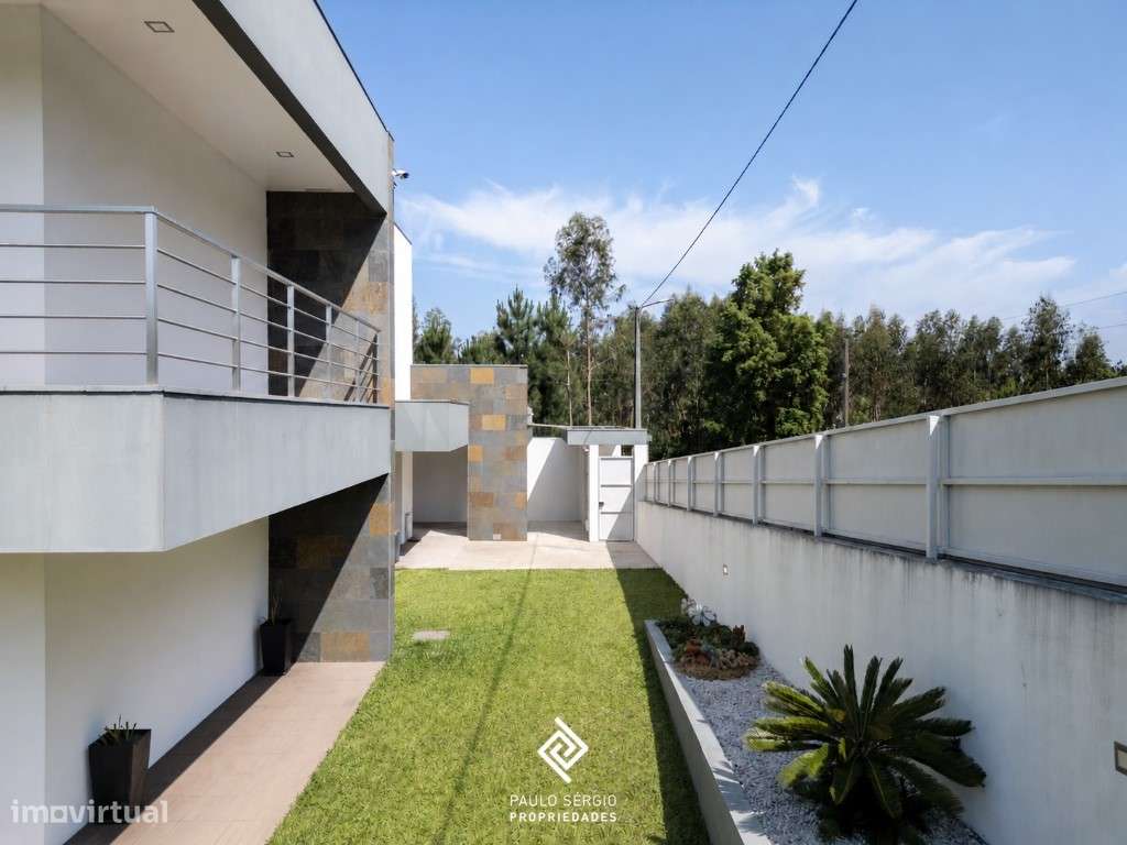 Moradia T5 em Oliveira de Azeméis-13