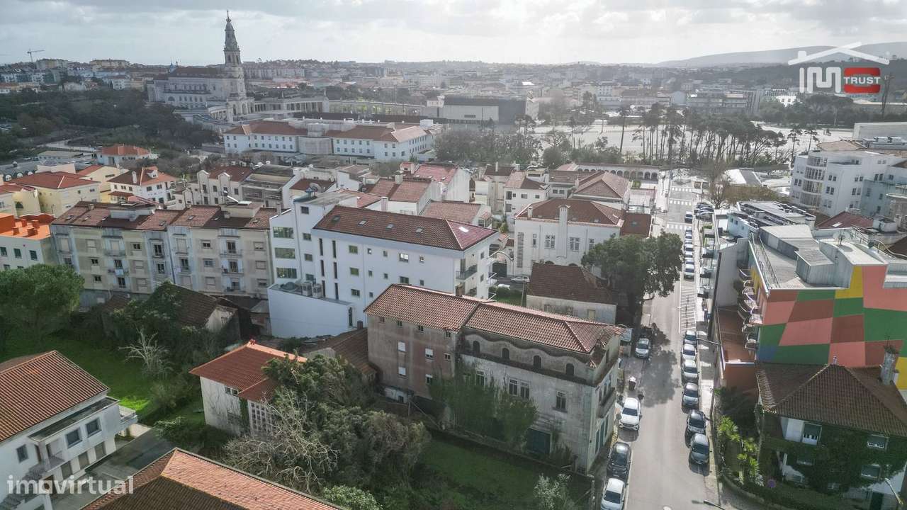 PREDIO PARA RECUPERAR A 300 METROS DO SANTUARIO DE FÁTIMA COM AREA ...-11