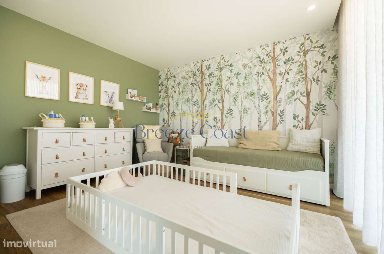 Moradia T4 de Arquitetura Distinta e Elegância Intemporal-24