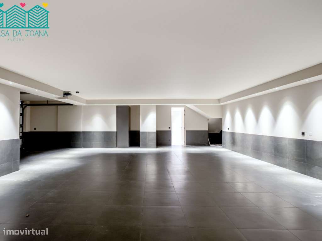 Moradia T5+1 com Piscina em Cascais-46