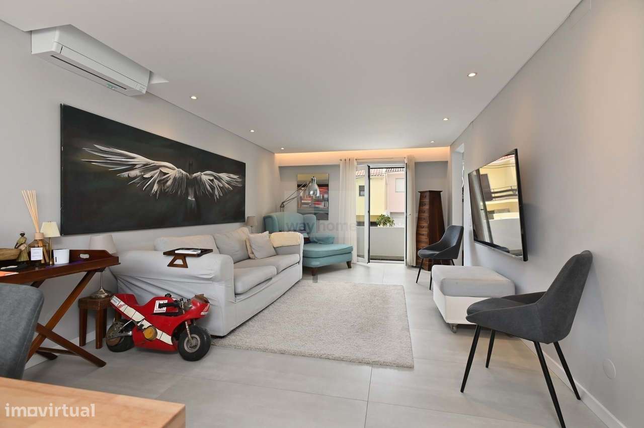 Moradia T3+1 | Sotão e Cave | Remodelada | Pátio Exterior | Amoreira |-7