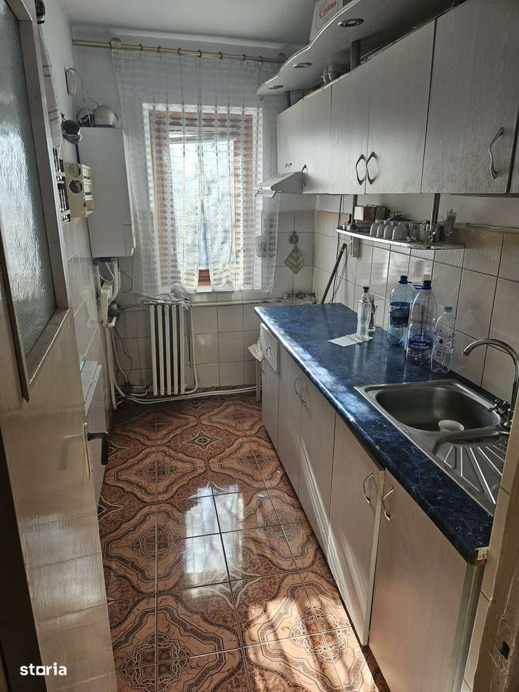 Apartament 3 camere zona Primaverii /Scoala 12 , etaj 4 cu sarpanta-3