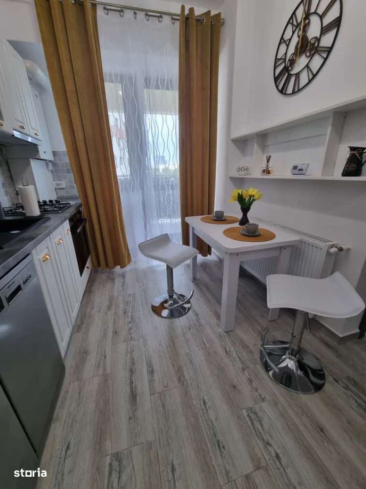 Palas, 450euro/luna, apartament 2 camere open space, Lazar Res - Imagine principală: 3/10