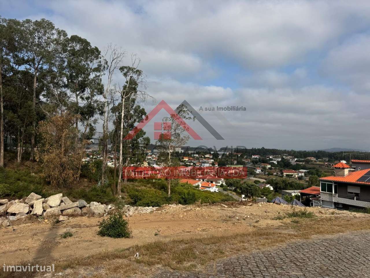 Terreno com 1100m² com projeto aprovado Santo Tirso-13