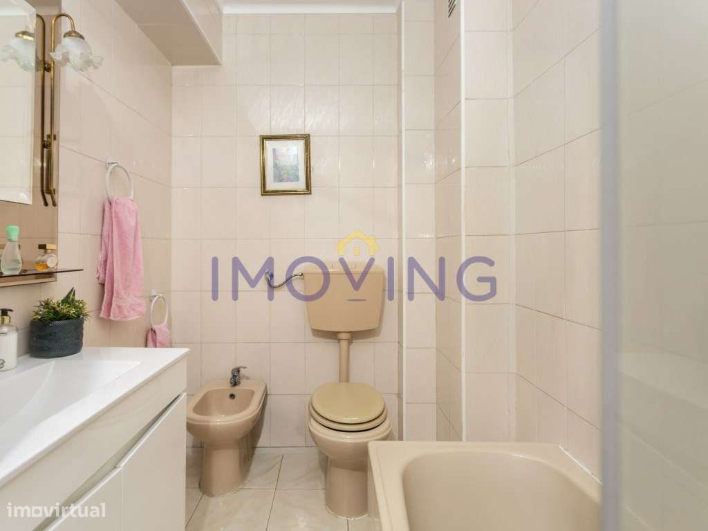 Apartamento T2 com parqueamento e arrecadação no Barreiro-15