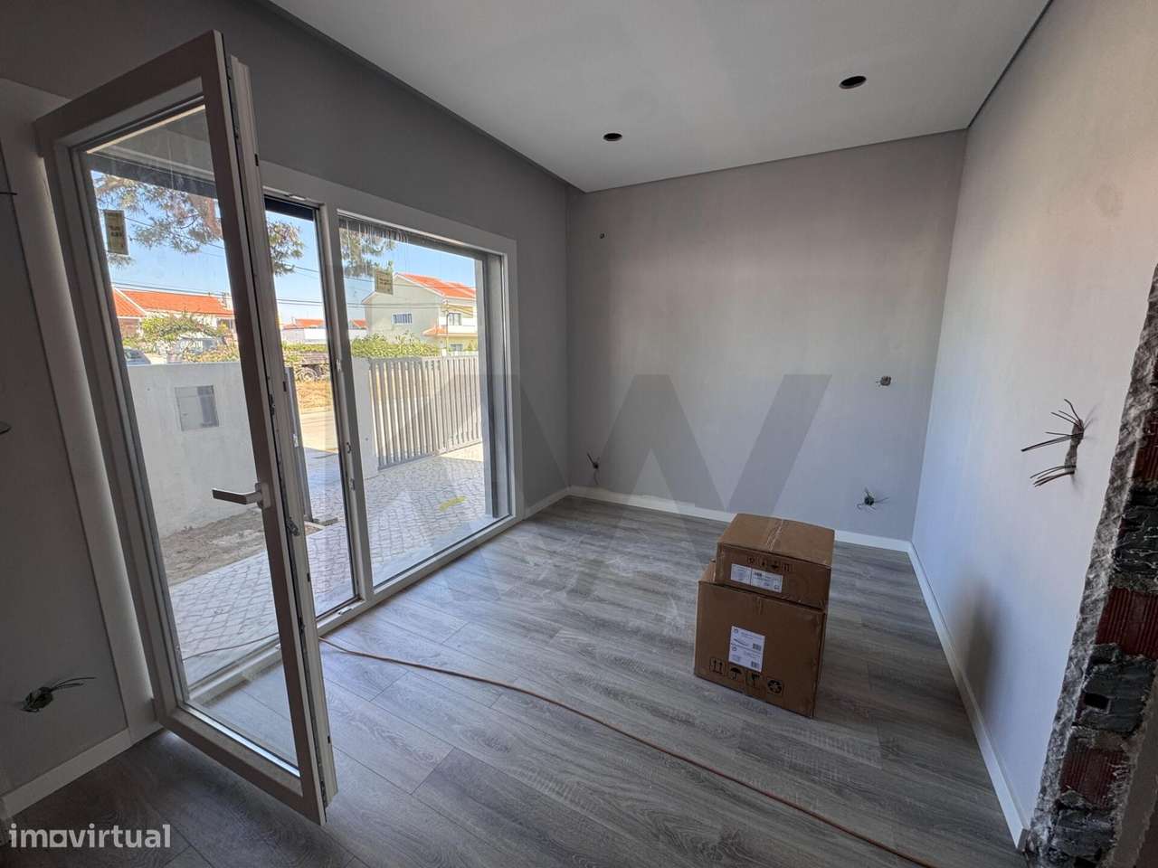Moradia Geminada T3 com 2 suites, centro Fernão Ferro-9