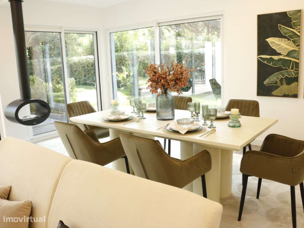 Moradia T4 com Jardim Privado e Piscina na Aroeira-7