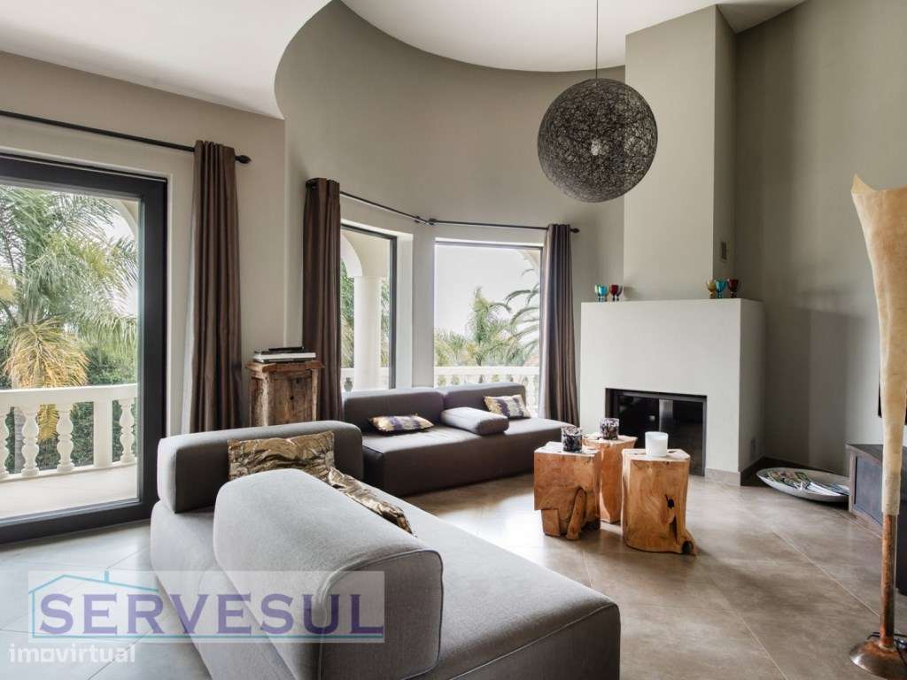 Moradia Portuguesa Clássica e Moderna com 5 Quartos a apenas 10 min... - Grande imagem: 4/35