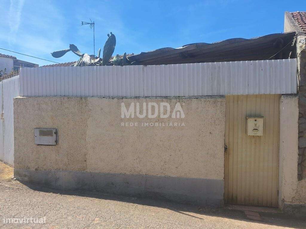 Armazém com enorme potencial para habitação no Peral 300m2 , Cadaval-4