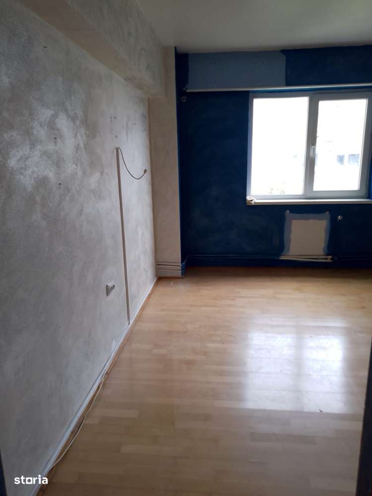 De Vanzare Apartament cu 2 camere zona Buzaului-5