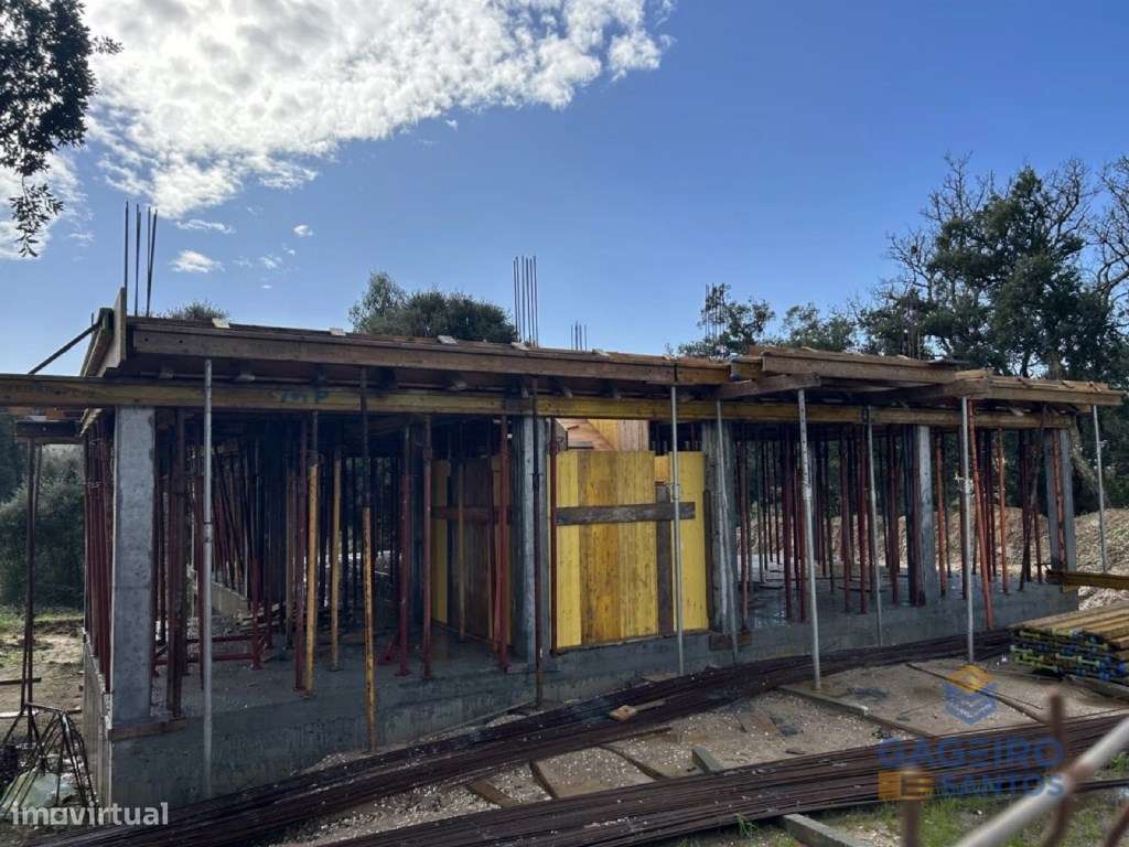 Excelente moradia T3, com Piscina, em Obidos-12