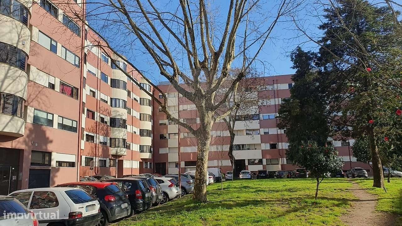 Apartamento T3 no Centro de Braga, junto á escola Alberto S. Paio-21