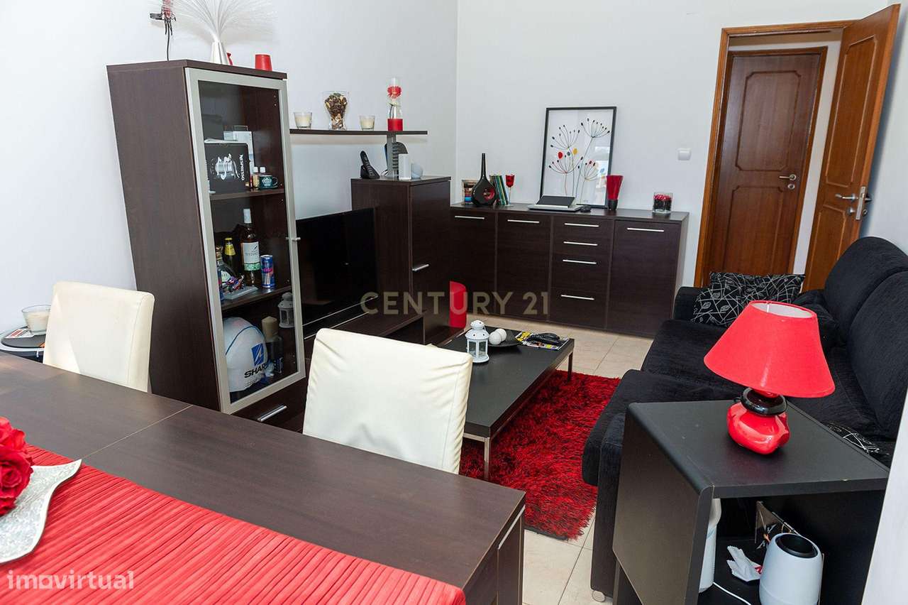 Apartamento T2 mobilado em Amora, Seixal - Oportunidade Única!-24