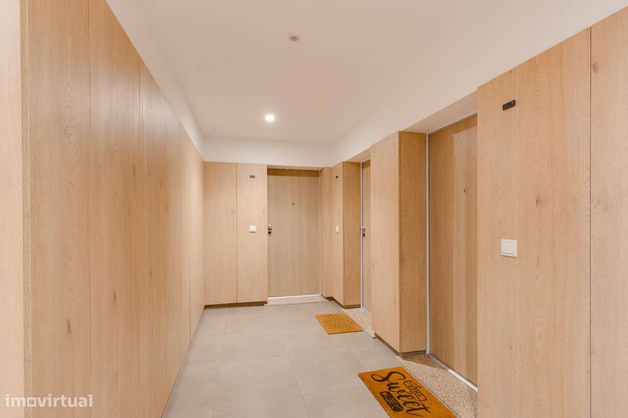 T4 com suite, elevador, garagem e Classe Energética A no centro...-18