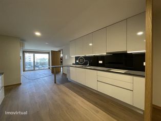 Apartamento T2 + Loja Comercial - Grande imagem: 2/28