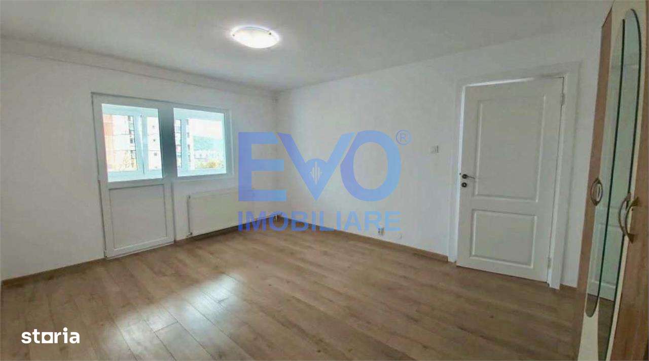 De vanzare, apartament 2 camere, renovat recent, CUG, RONDUL VECHI, IA - Imagine principală: 5/6