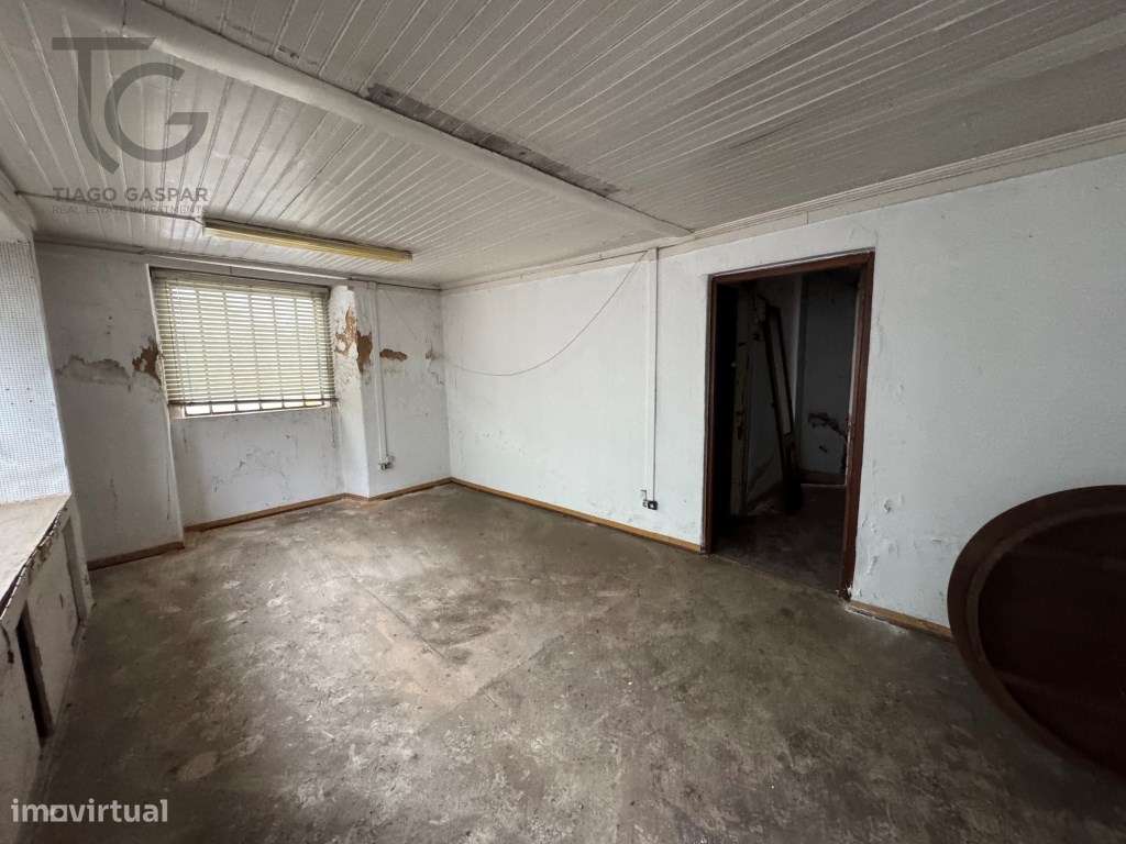 Moradia para remodelação total localizada no Rossio ao Sul do Tejo ...-7