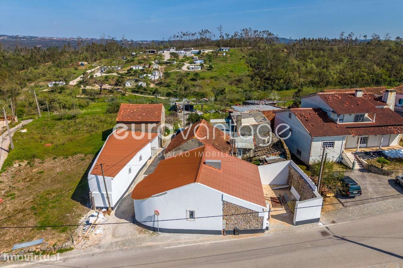 Moradia T2 + T1 em Souto de Cima - Leiria-16