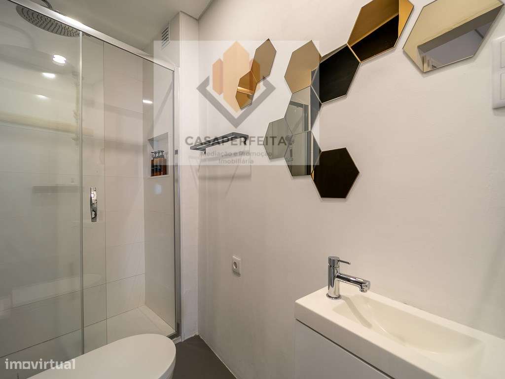 Apartamento T3 Renovado com Varandas, Lugar Garagem e Arrumo - Cent...-30