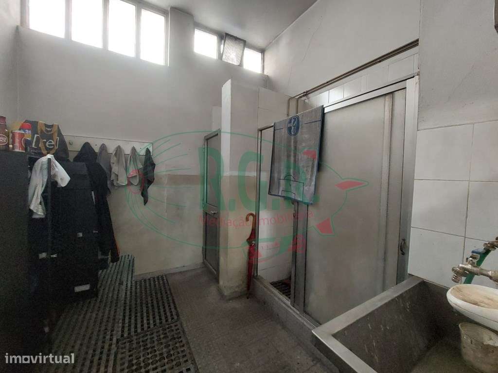 Armazém / Garagem em Costa Cabral (510m2)-8