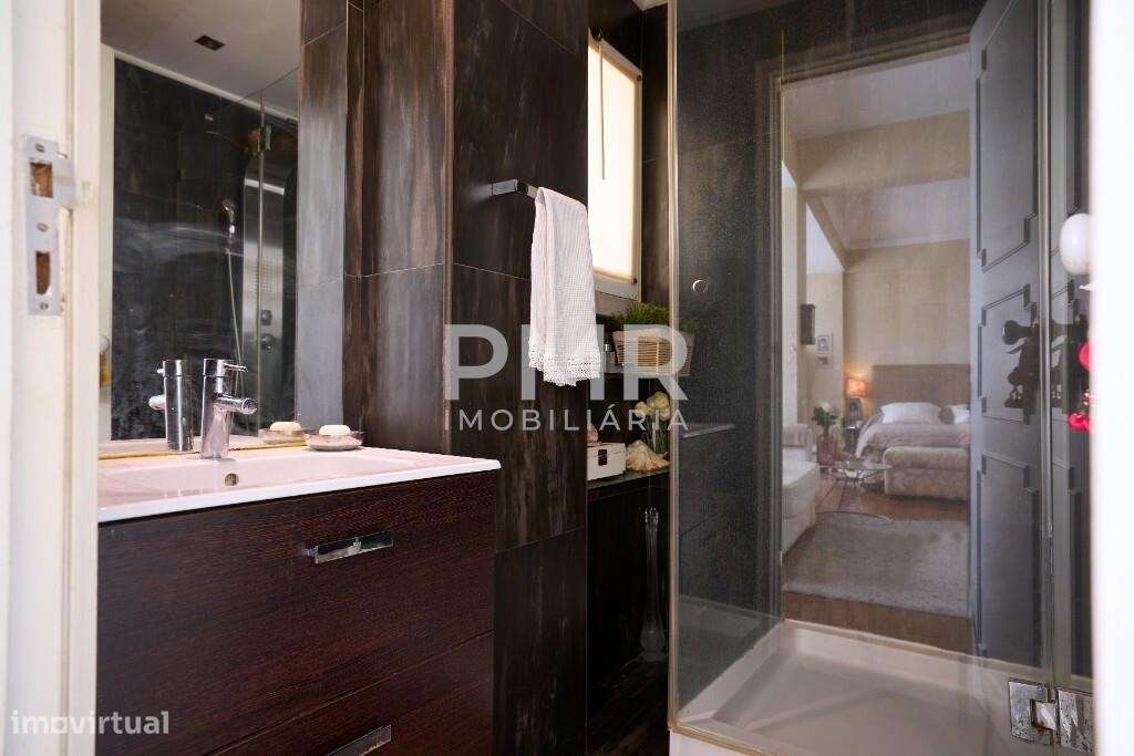Apartamento T5 (ex T6) Avenida Estados Unidos da América-10