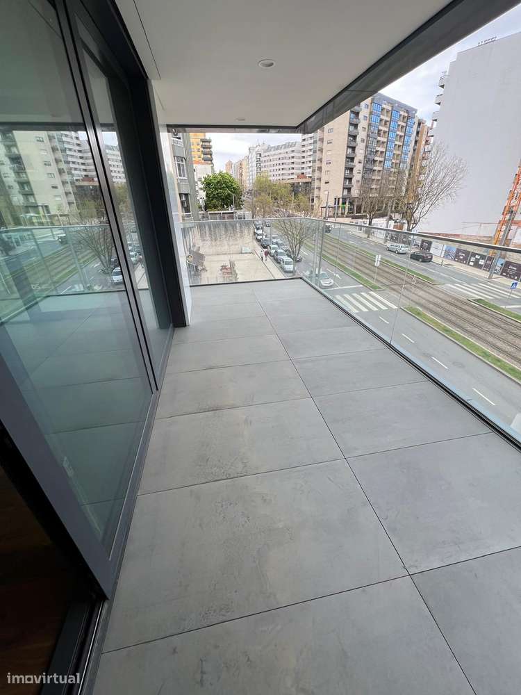 T 3 Novo V. N. Gaia  Av . República  Metro João de Deus Pronto Habitar-50