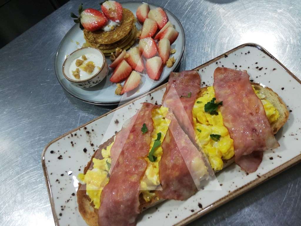 Café para Trespasse no Centro de Albergaria-a-Velha, com jogos da S...-12