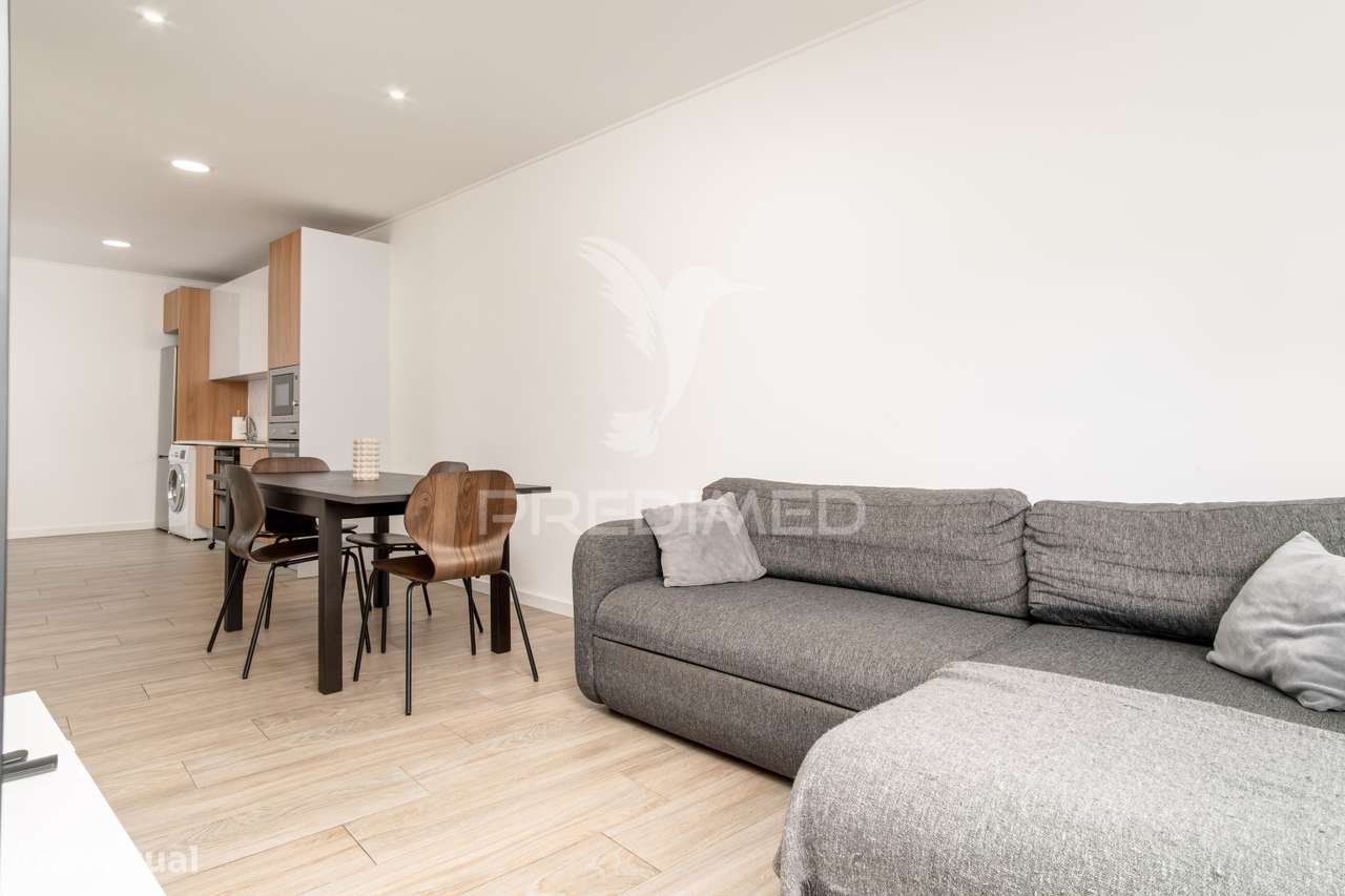 T2 Remodelado com Varanda, Baixa da Banheira - Grande imagem: 4/14