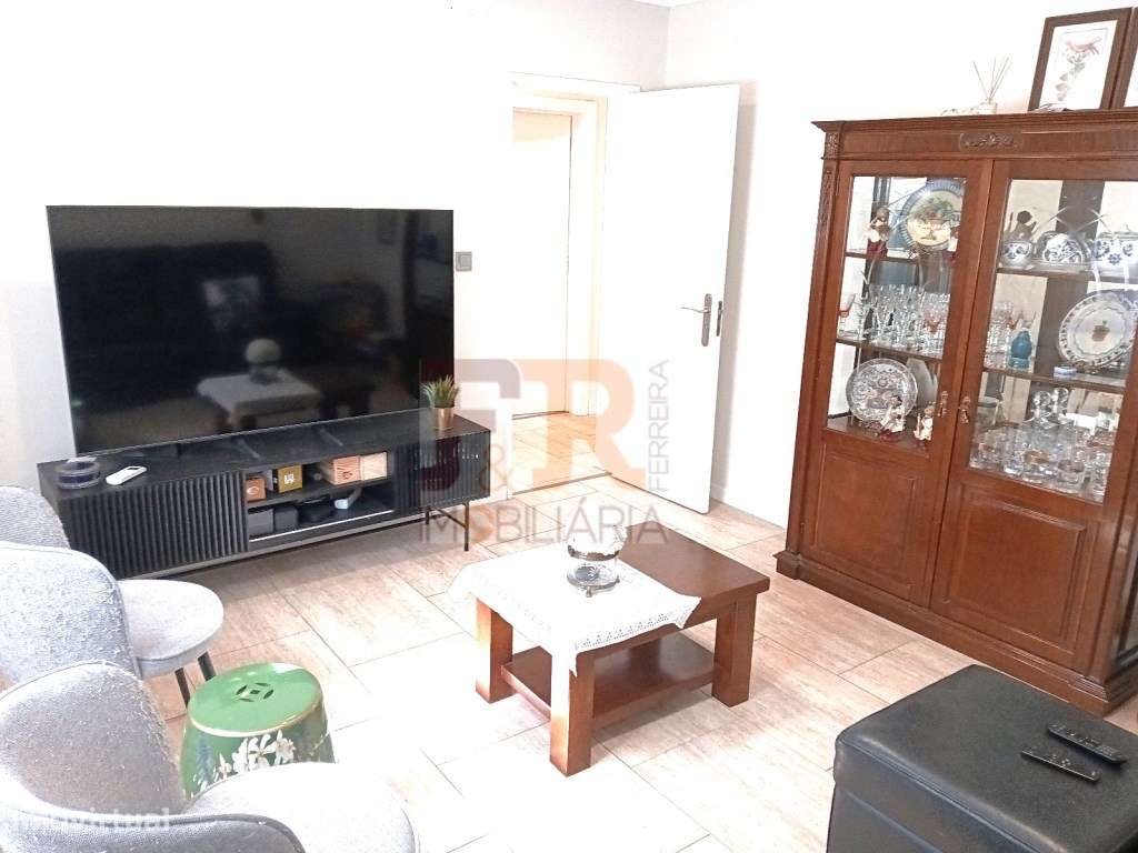 Moradia Isolada Duplex T6 Azeitão-4