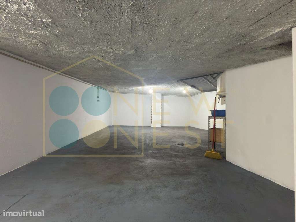 Garagem para 2 carros e arrumos nas Colinas de São Francisco Xavier...-7