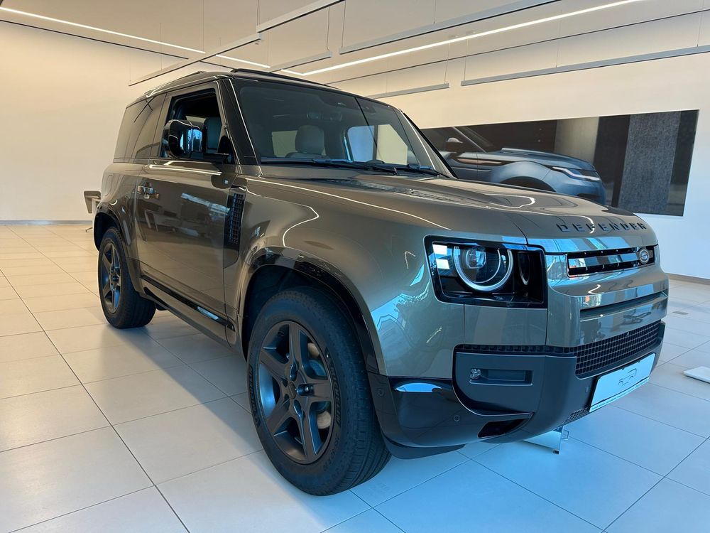 Land Rover Defender 2026