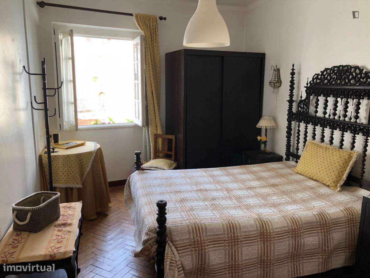 Quarto - localizado em Alta Universitária Coimbra - Grande imagem: 4/10