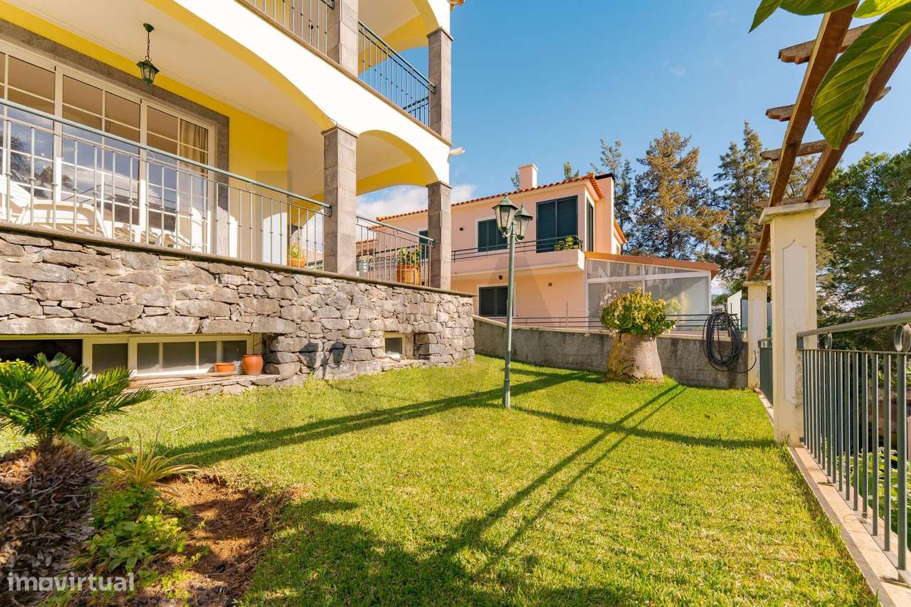 Moradia T3 em São Martinho – Jardins, Garagem e Excelente Exposição So - Grande imagem: 4/36