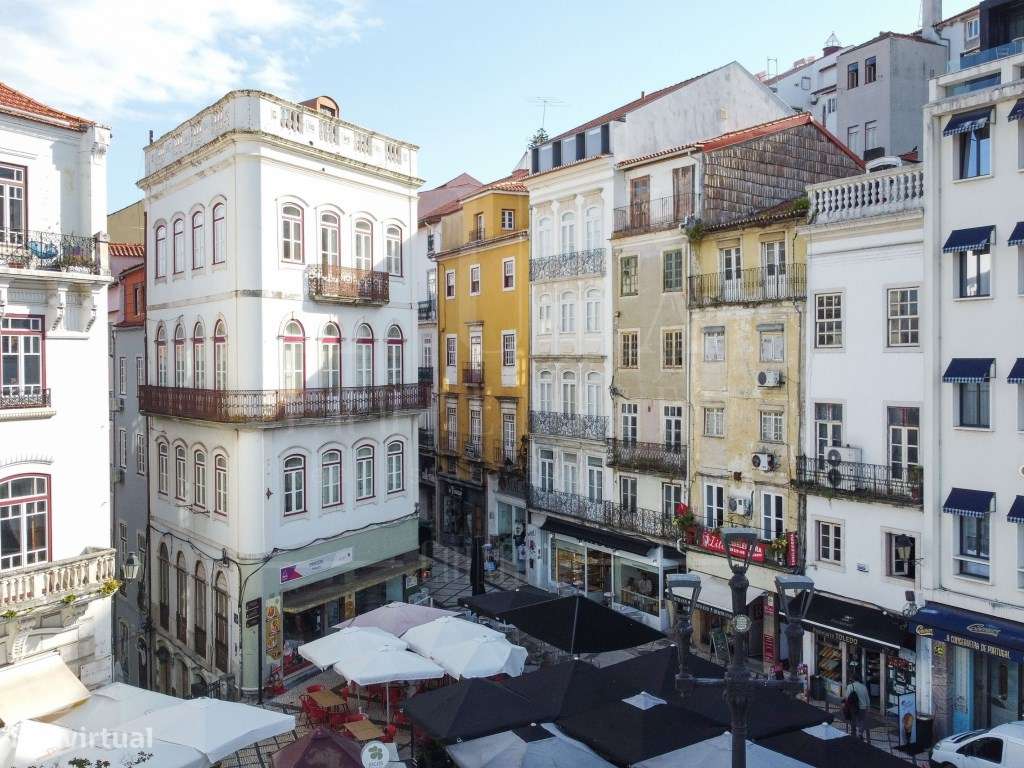 2º e 3º Andar com Sótão | Rua Ferreira Borges, Coimbra - Grande imagem: 2/43