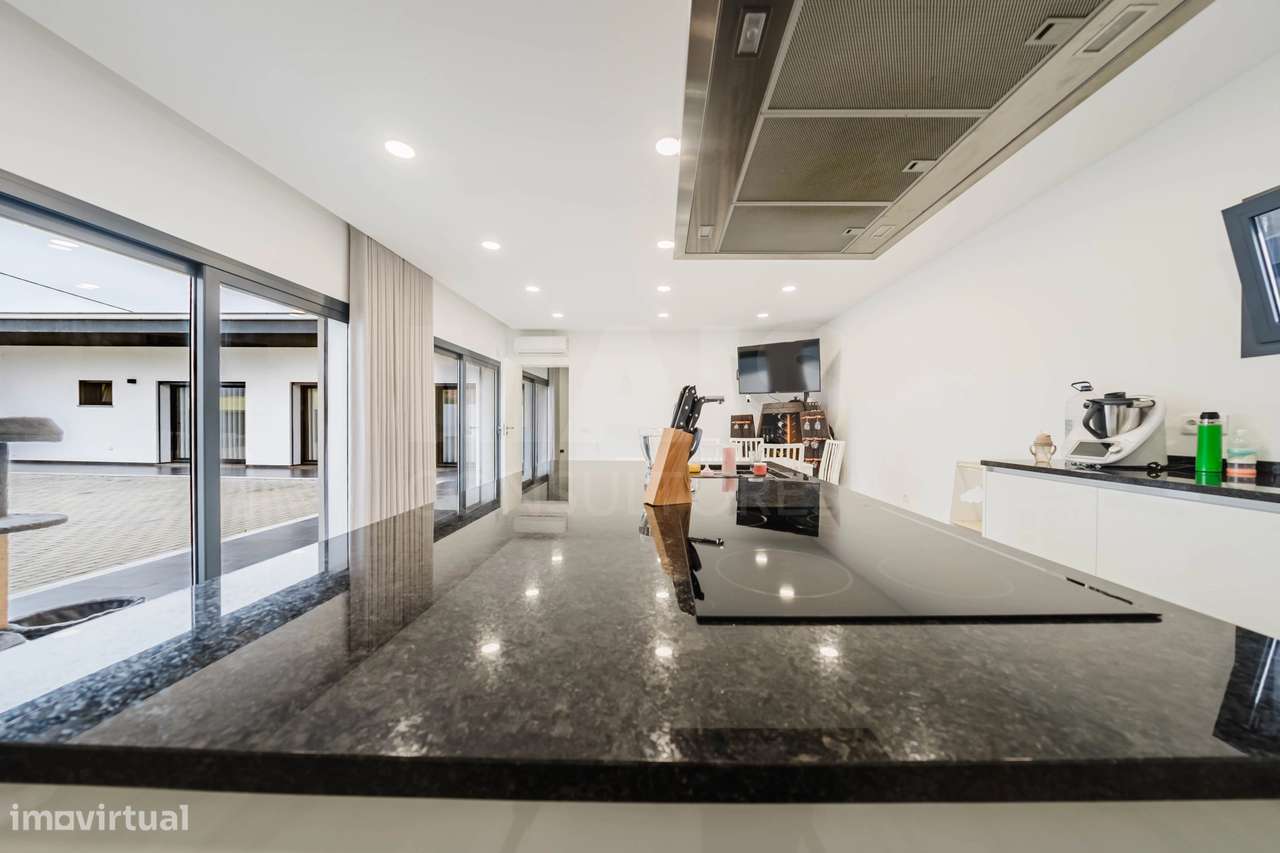 Moradia T3 Térrea Moderna em terreno c/ 2.610m2 - Grande imagem: 4/42