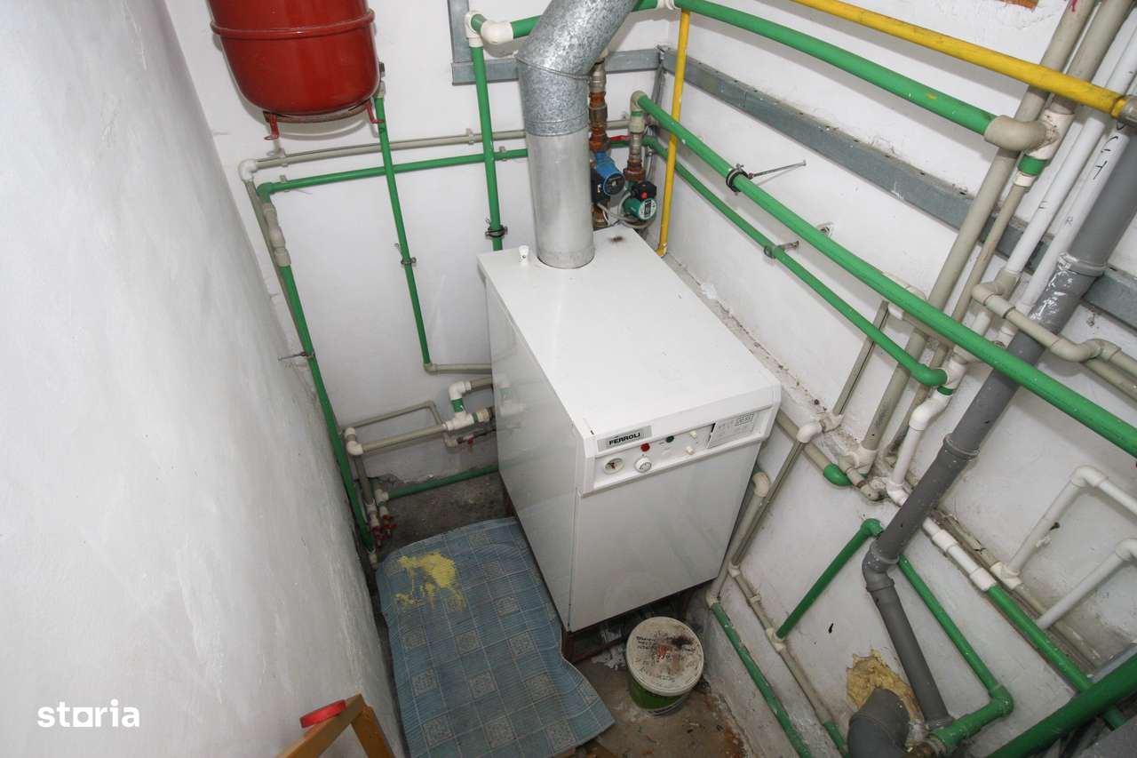 Vila 8 camere si garaj-11