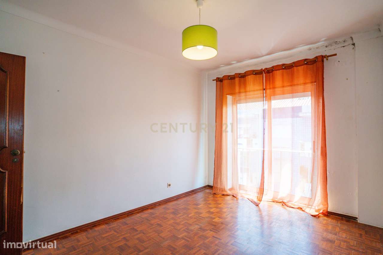APARTAMENTO T2+2 | ZONA CENTRO | CALDAS DA RAINHA-16