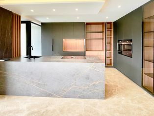 Apartamento T4 totalmente remodelado, com garagem e vista mar, em V... - Grande imagem: 5/31