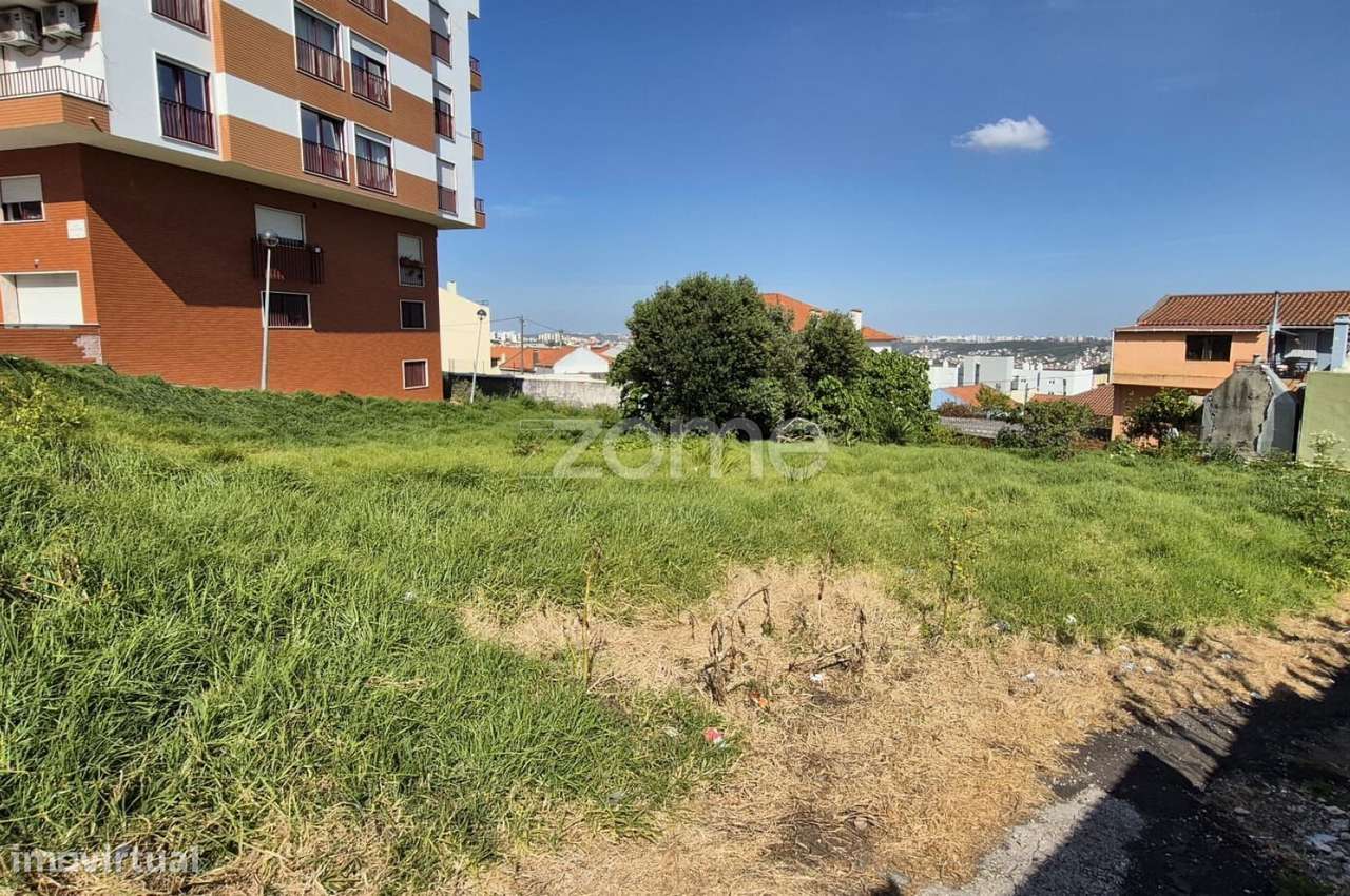 Terreno Urbano para Construção Amadora-10