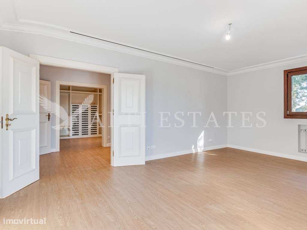 Deslumbrante moradia em zona nobre do Estoril-34