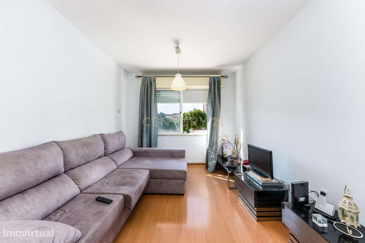 Apartamento T2 pronto a habitar Vialonga-1