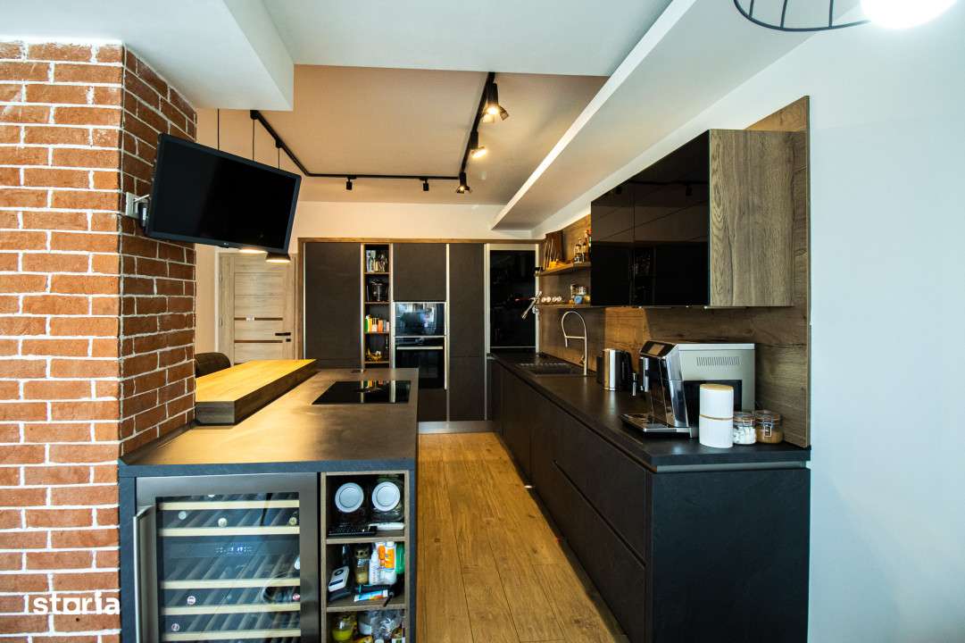 Resedinta de lux cu 5 dormitoare, gym si piscina Iancu Nicolae - Cambr - Imagine principală: 5/19