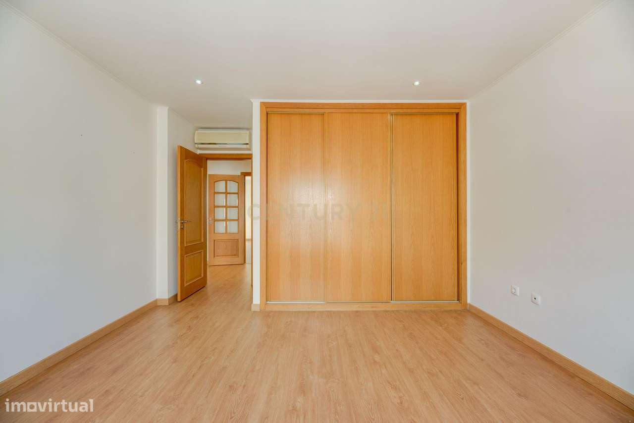 T3 moderno único na urbanização da Anta-12