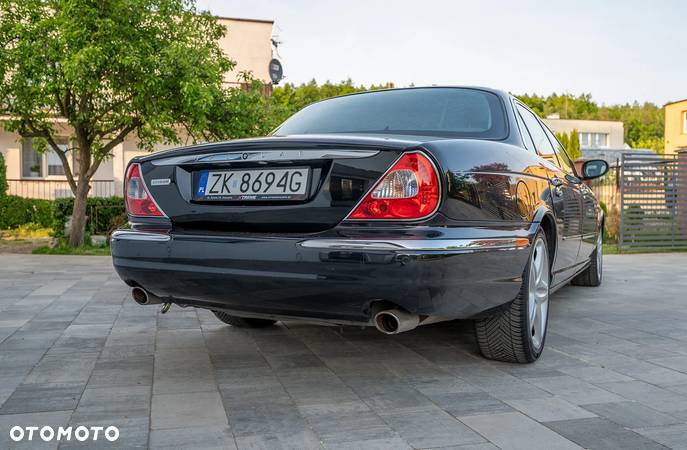 Jaguar XJ XJ8 4.2 LWB Sovereign - 3