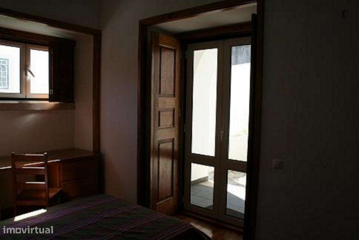 Quarto - localizado em  Coimbra - Grande imagem: 5/10